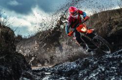 开云体育下载-跨越国界的绿茵交响，当卢卡库的高能输出撞上波兰的钢铁防线