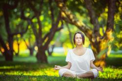 开云体育入口-世界排名争夺战之夜，萨卡连续得分拉开差距，锁定历史性胜利