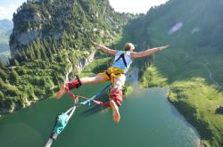 开云官方app入口-年终总决赛鏖战蒙特卡洛大师赛，蒂姆惊艳四座，一场跨越时空的网球史诗