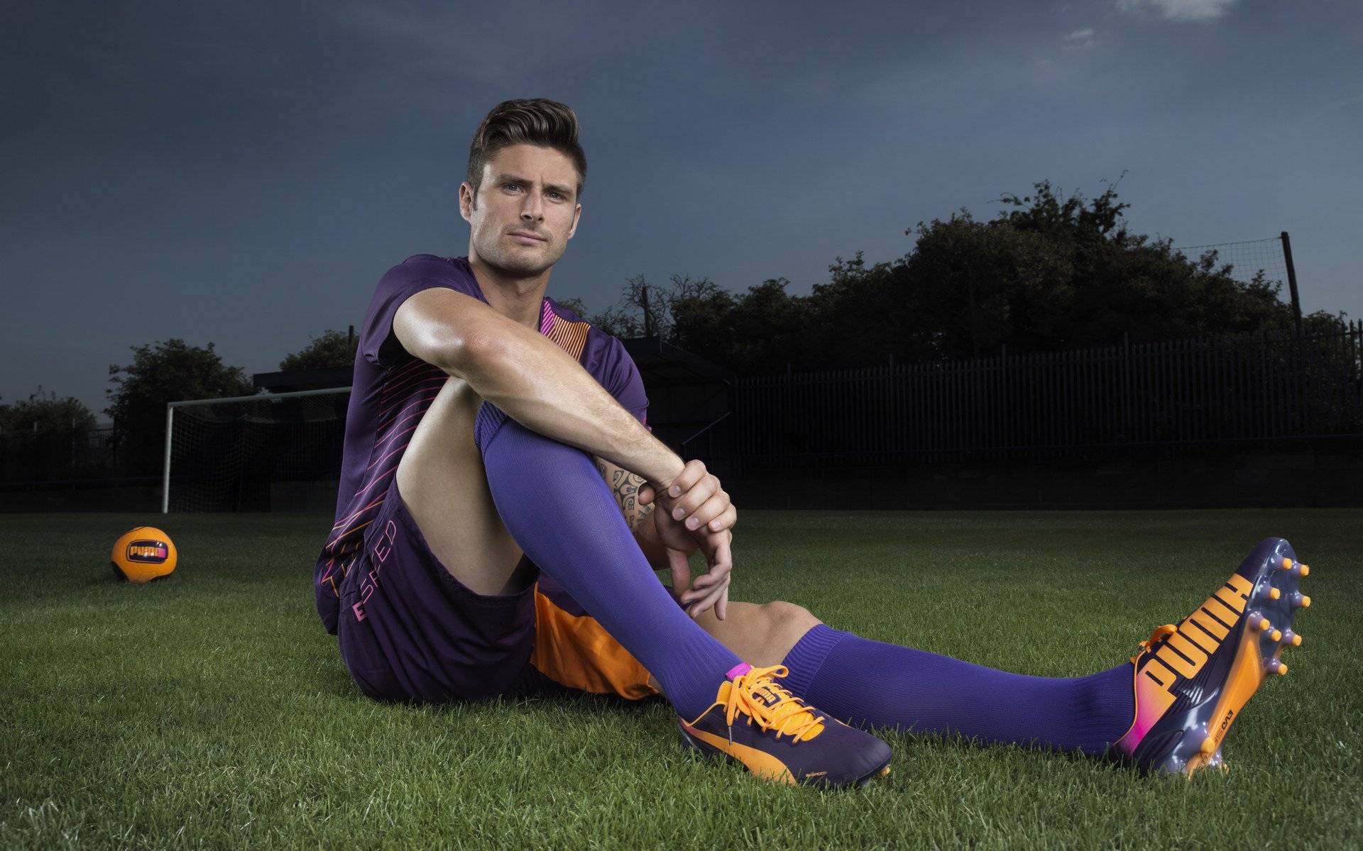 世界排名争夺战之夜，梅西连续得分拉开差距